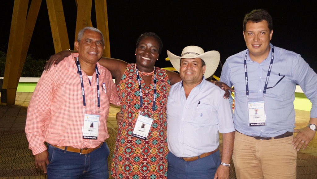 Aquí aparecen José  Valencia, alcalde de La Miranda, Jenny Gómez, alcaldesa de Villarica; Hernando Ramírez, alcalde de Suárez y Paulo Pizza, alcalde de Caldono.